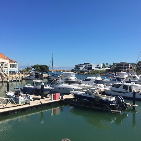 Harbour Views At Mindarie Marina Apartment Exterior photo