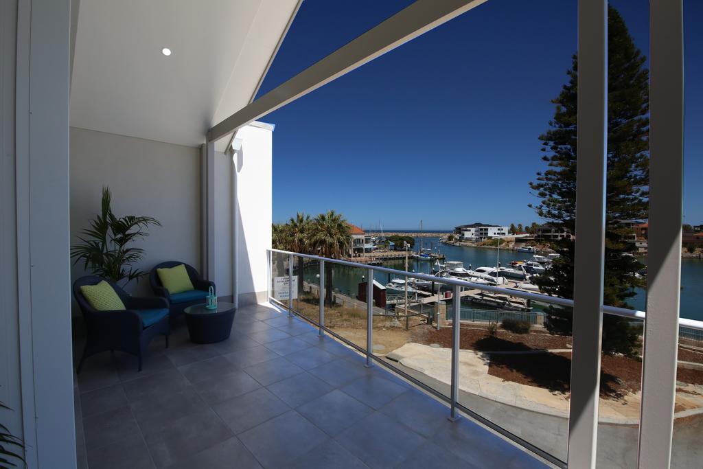 Harbour Views At Mindarie Marina Apartment Exterior photo