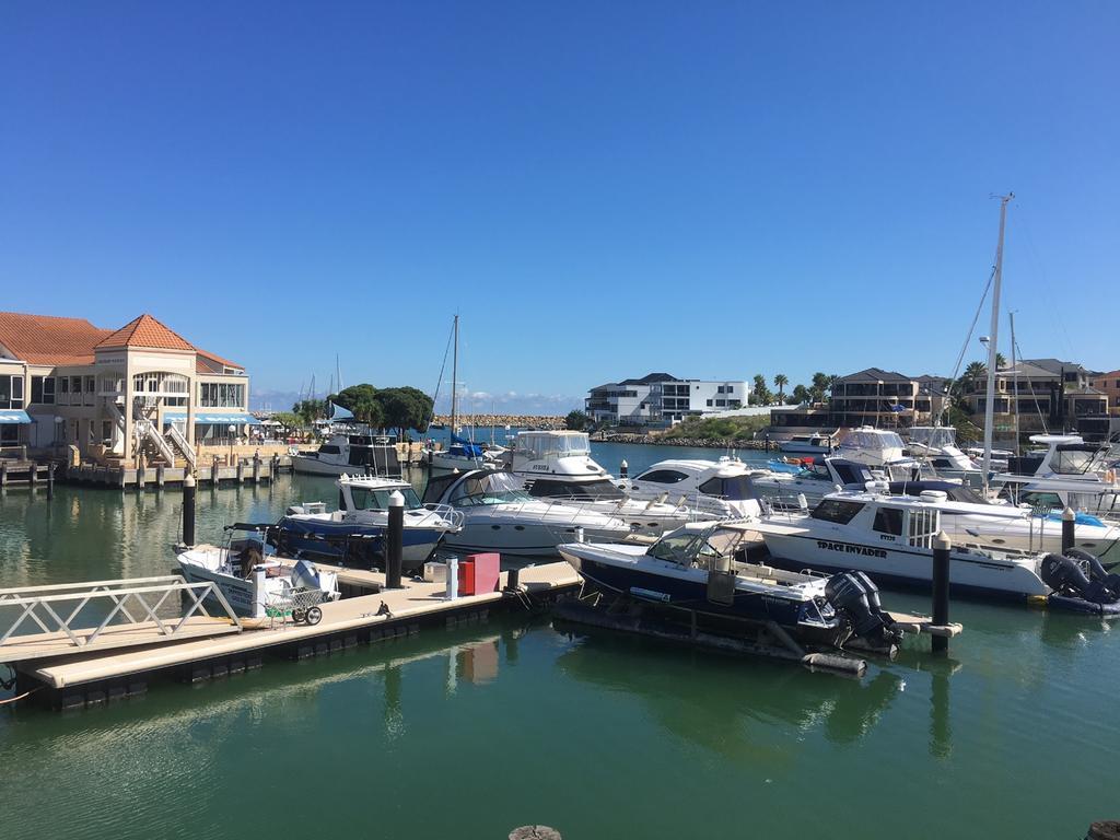 Harbour Views At Mindarie Marina Apartment Exterior photo